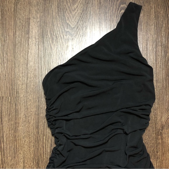 🖤HOST Pick🖤Lulu’s Total Appeal Ruched One Shoulder Bodycon Mesh Midi Dress - Picture 10 of 15